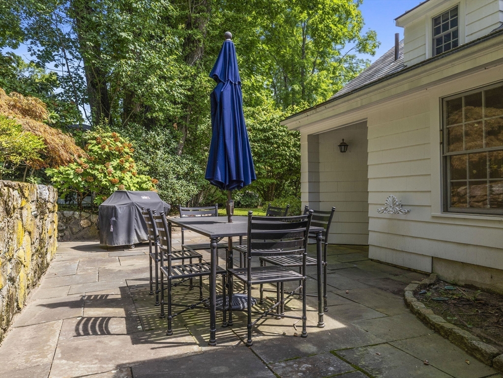 33 Thackeray Rd
