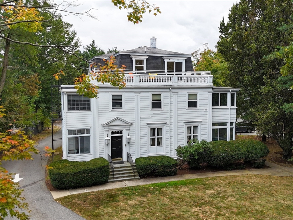 594 Washington St # 7