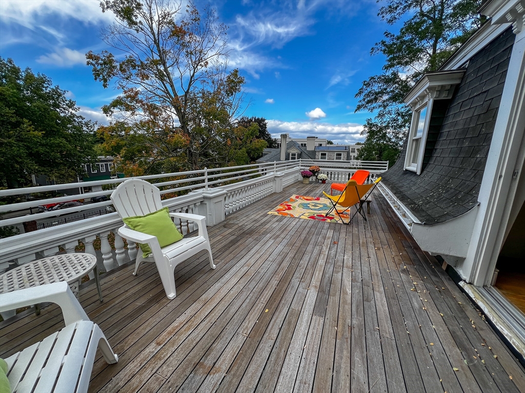 594 Washington St # 7