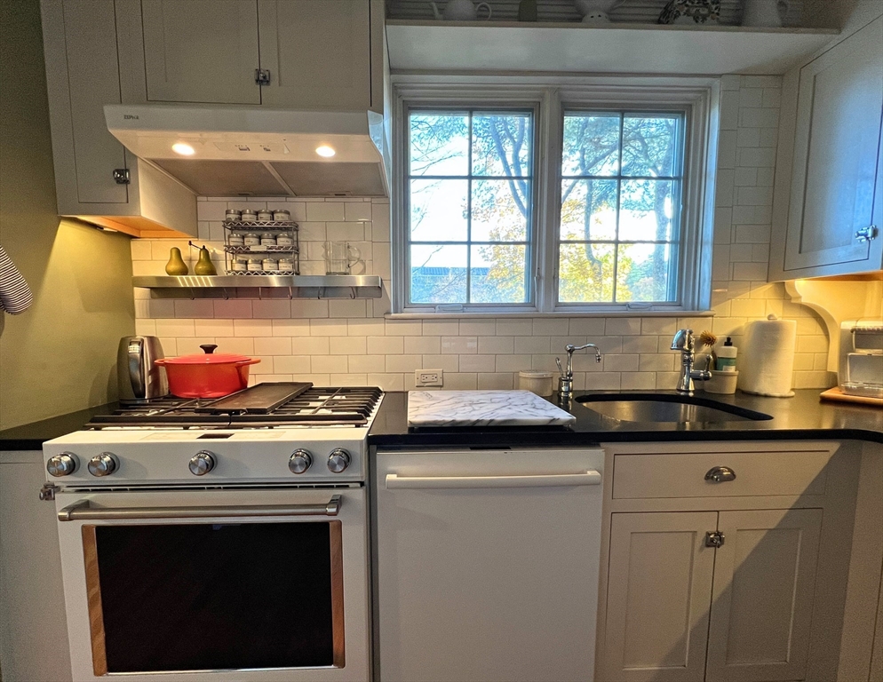 63 Linden St # 9