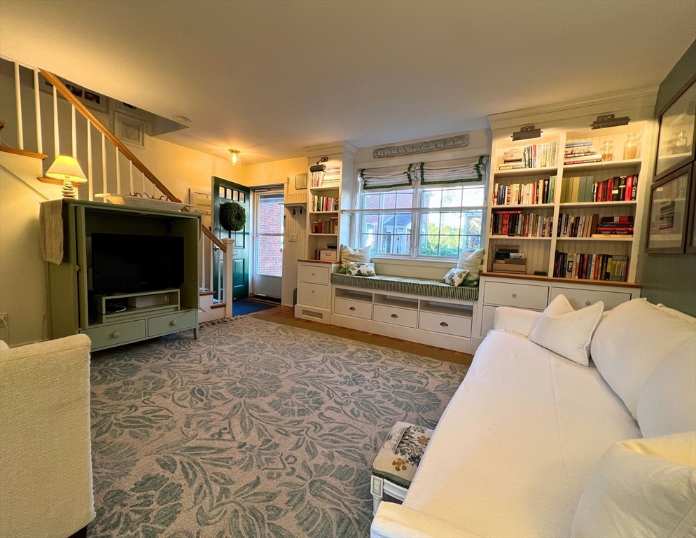 63 Linden St # 9
