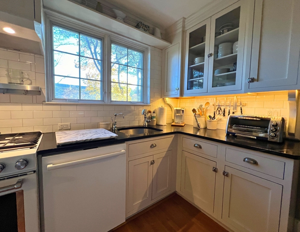 63 Linden St # 9