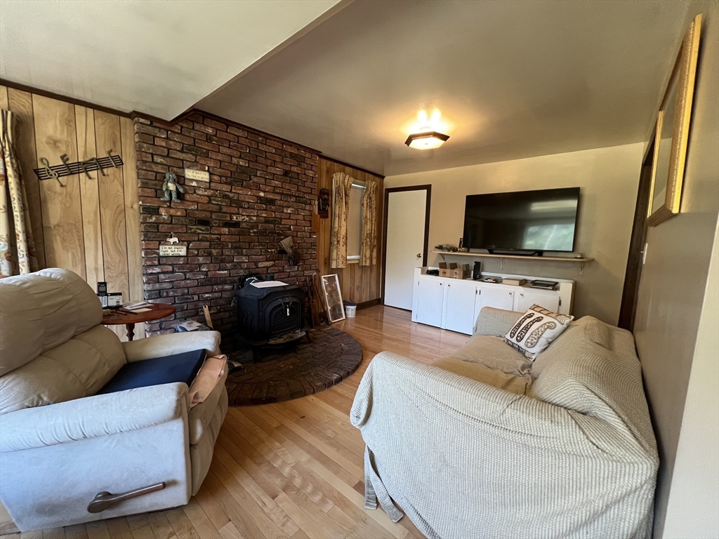 46 Upson Rd