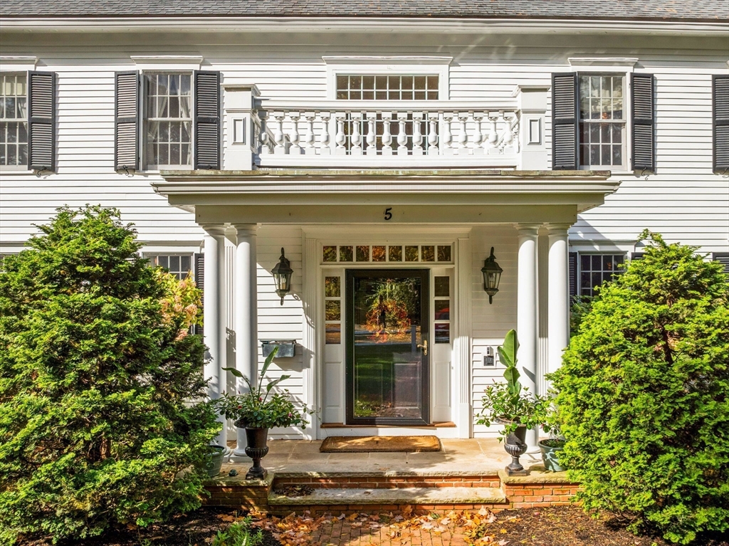 5 Sabrina Rd