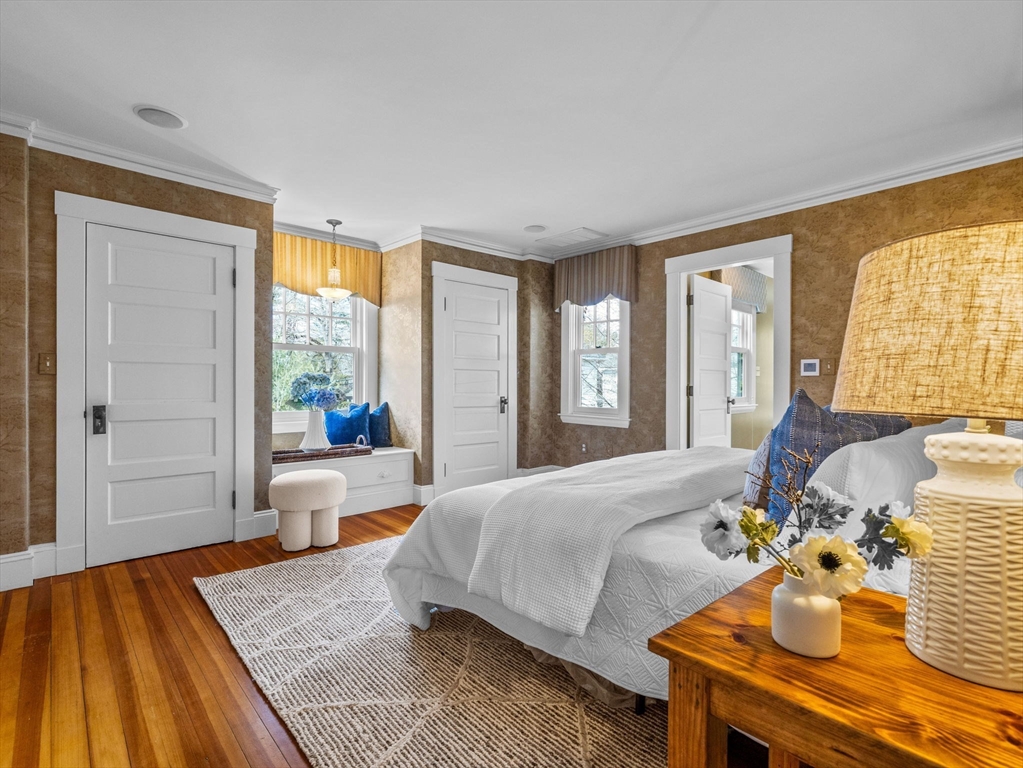 4 Middlesex St
