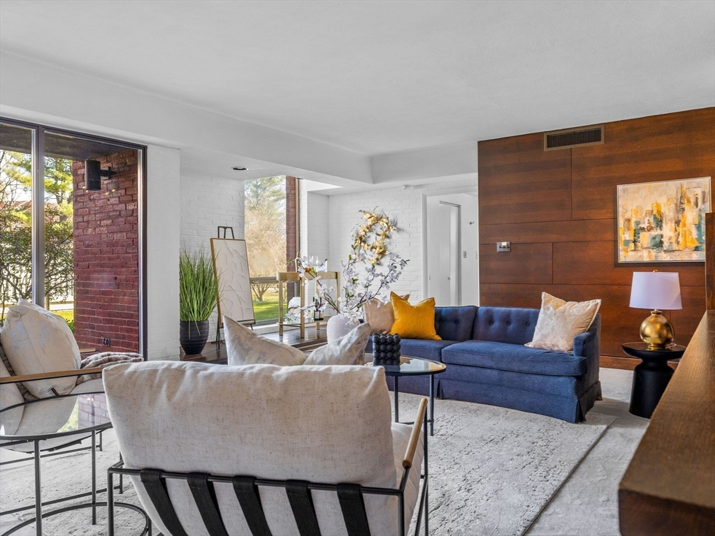 85 Grove St # 1
