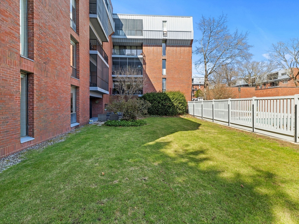 85 Grove St # 1