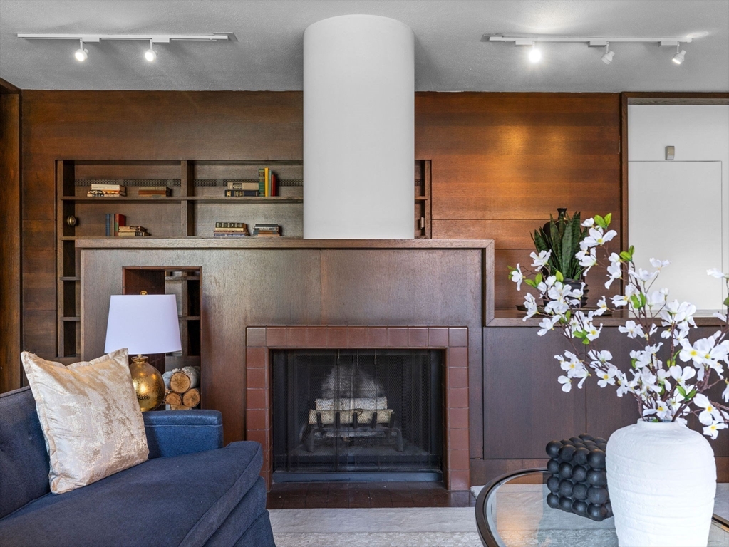 85 Grove St # 1