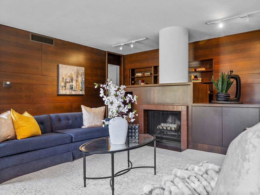 85 Grove St # 1
