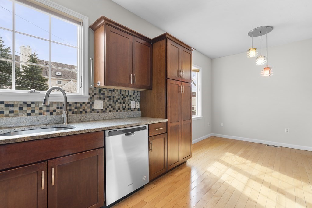 64 Putnam St # 64