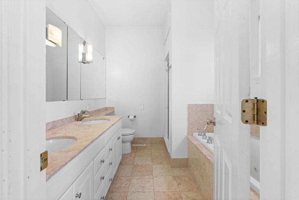 64 Putnam St # 64