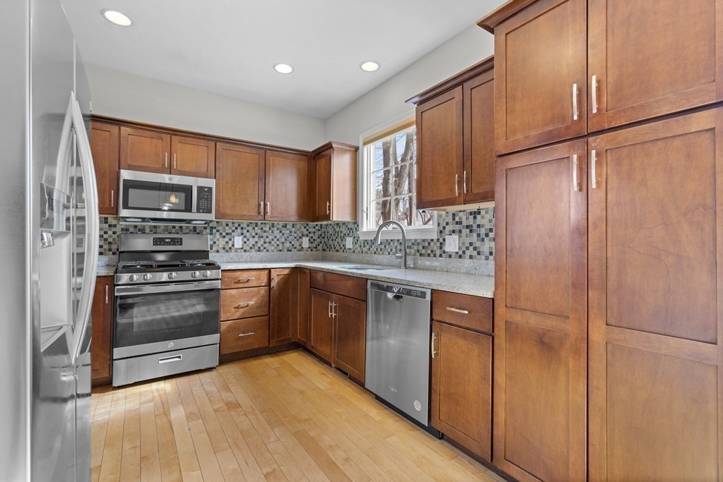 64 Putnam St # 64