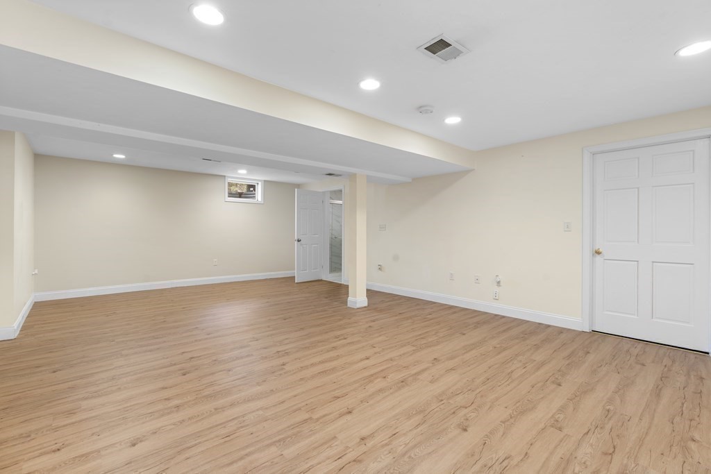 64 Putnam St # 64