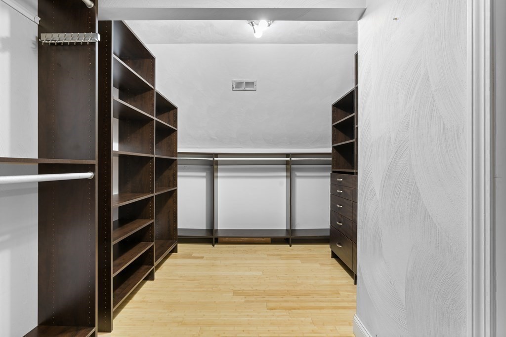 64 Putnam St # 64