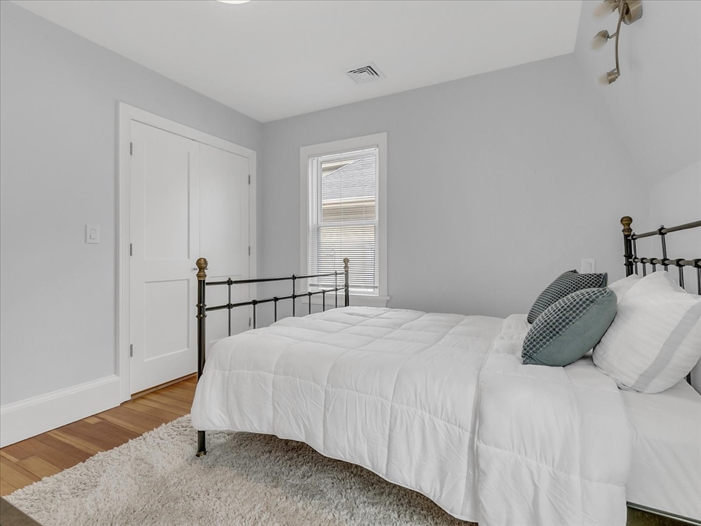 2031 Commonwealth Ave # 1