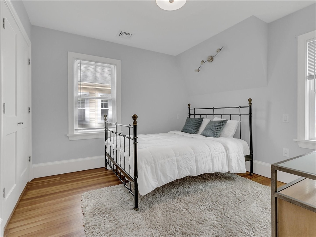 2031 Commonwealth Ave # 1