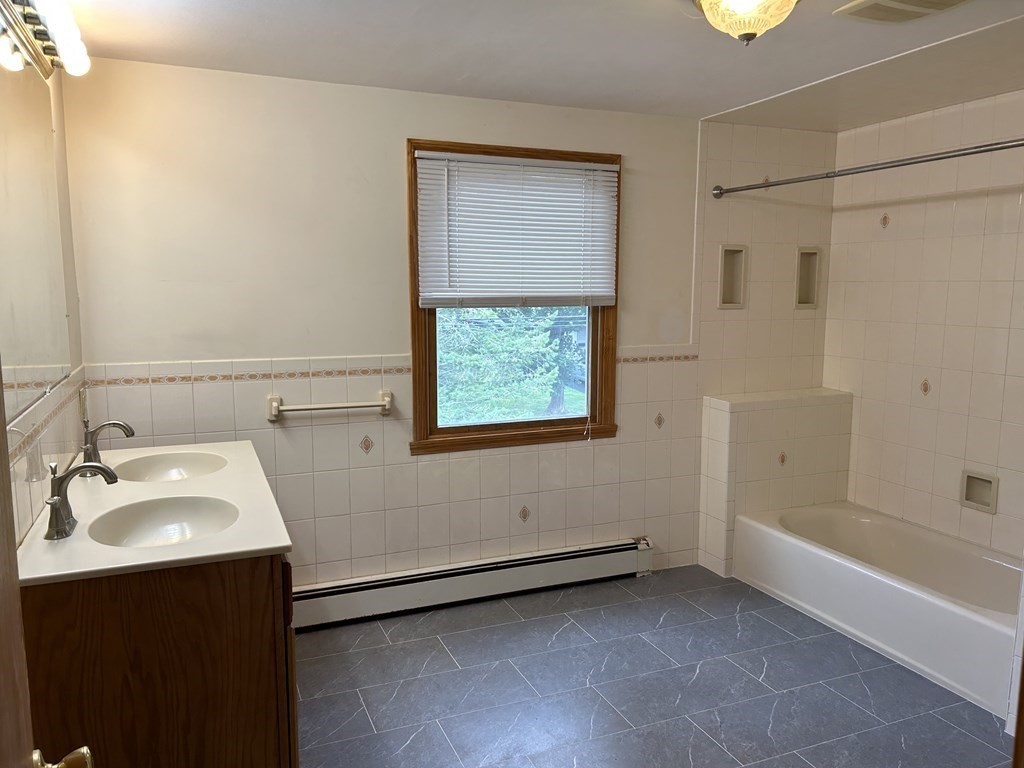 4 Rutledge Rd # 4