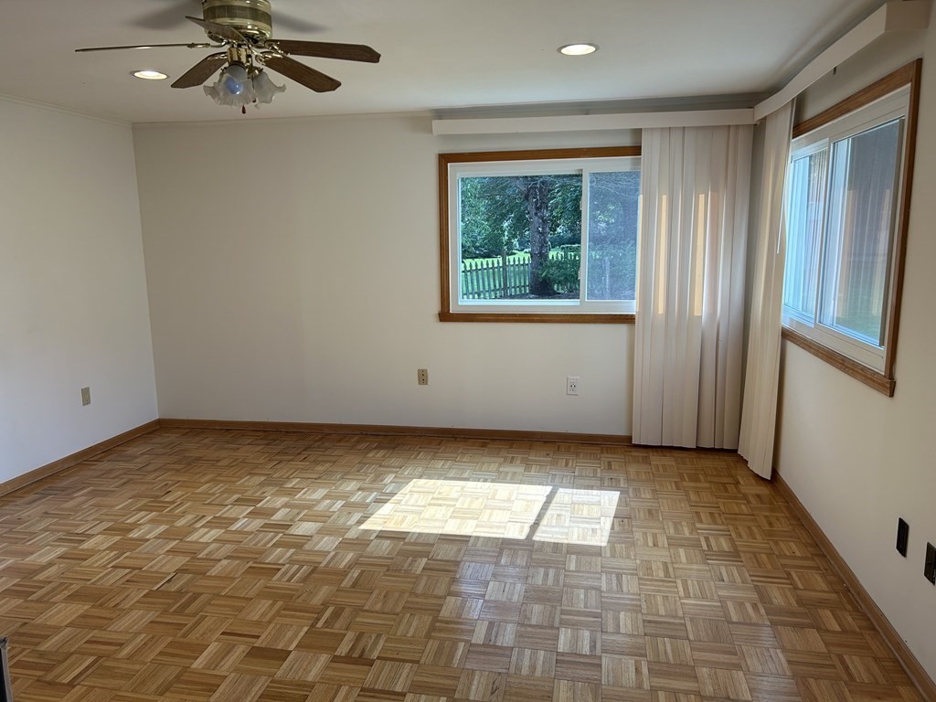 4 Rutledge Rd # 4