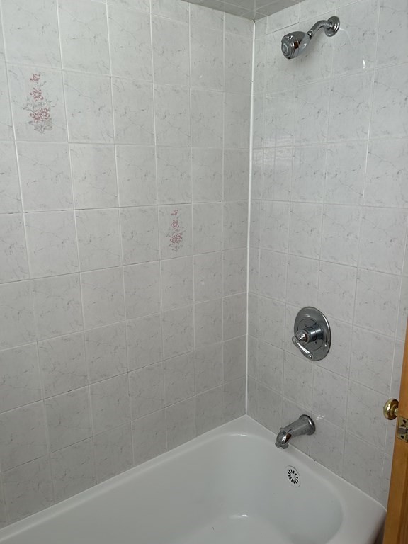 4 Rutledge Rd # 4