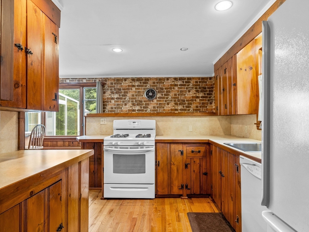 21 Wellesley Ave