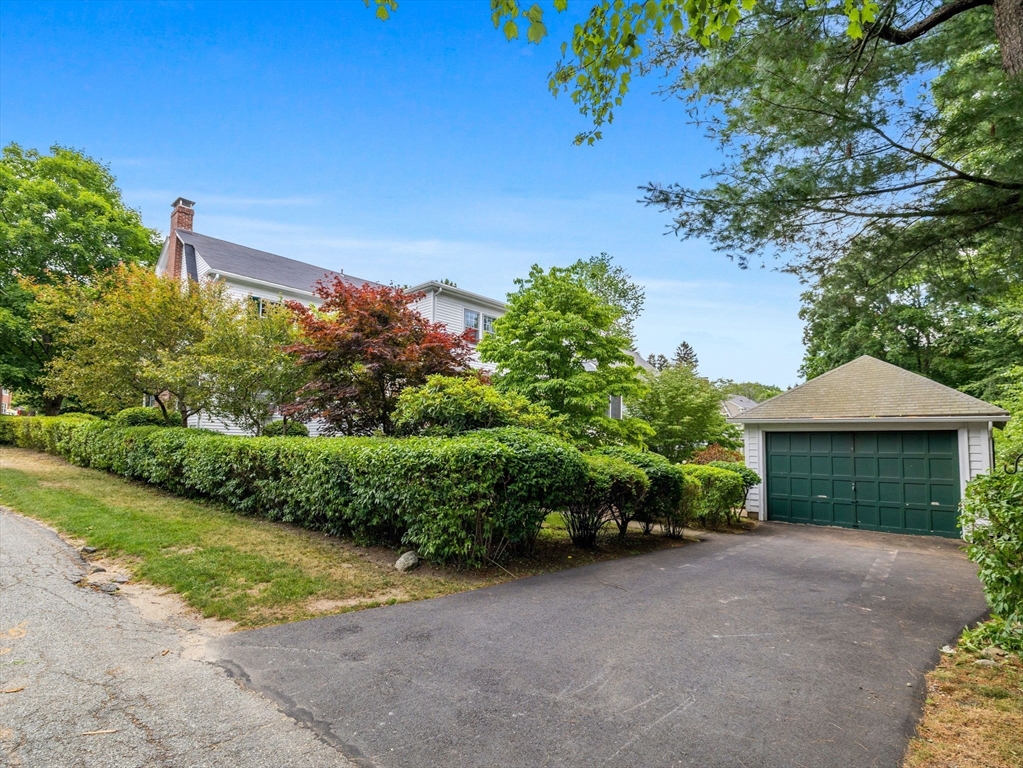 21 Wellesley Ave