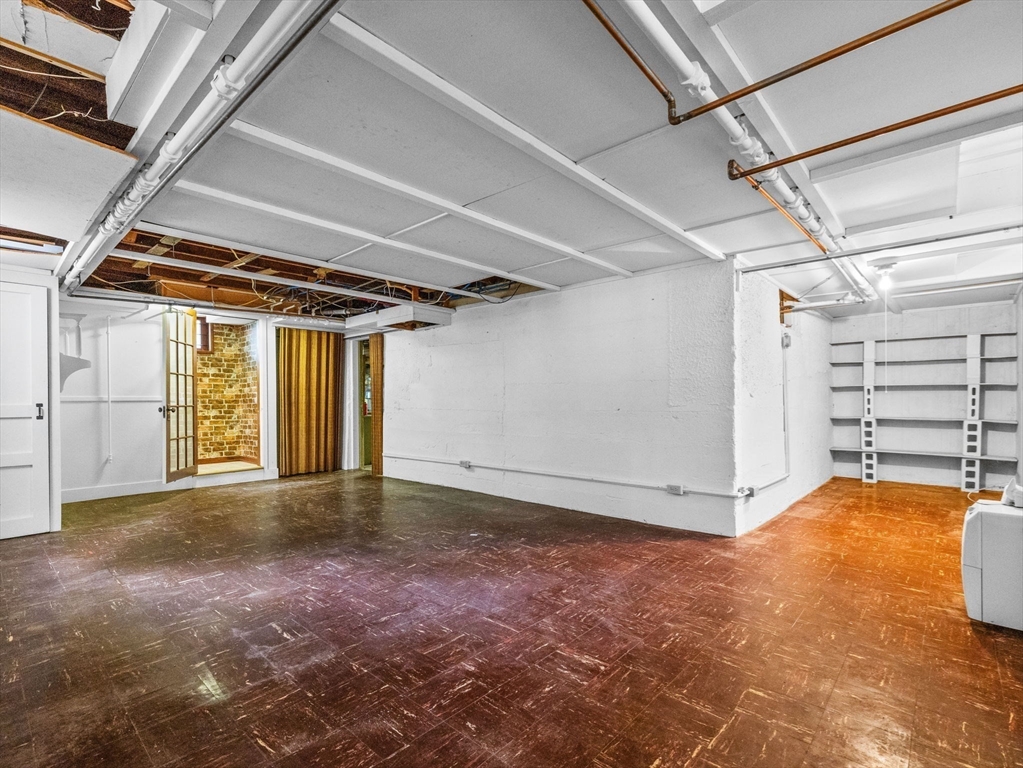 21 Wellesley Ave