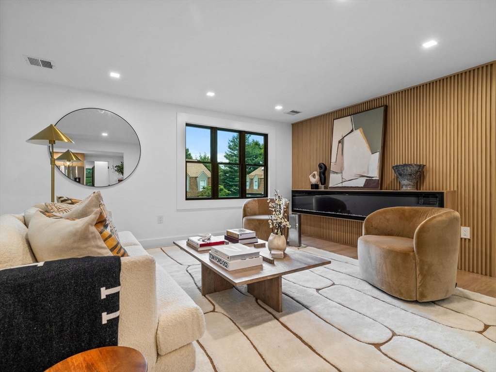 6 Wiswall Cir # 6