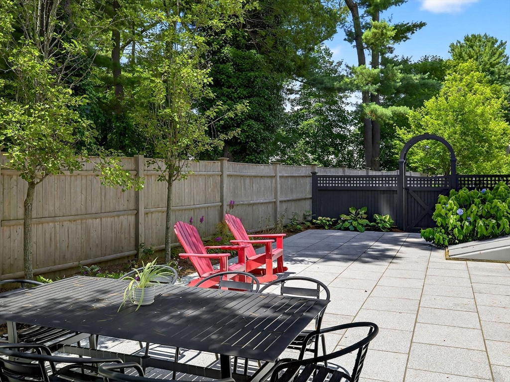 25 Bryn Mawr Rd