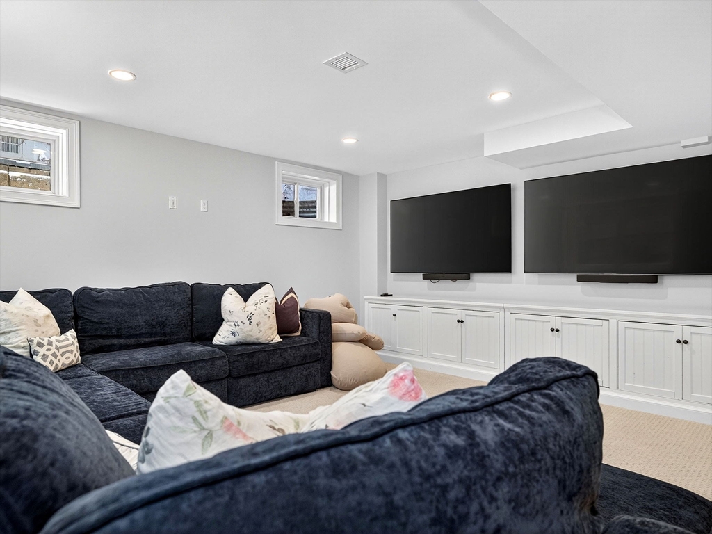 25 Bryn Mawr Rd