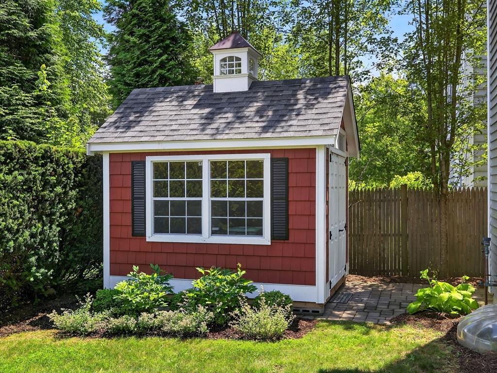 25 Bryn Mawr Rd