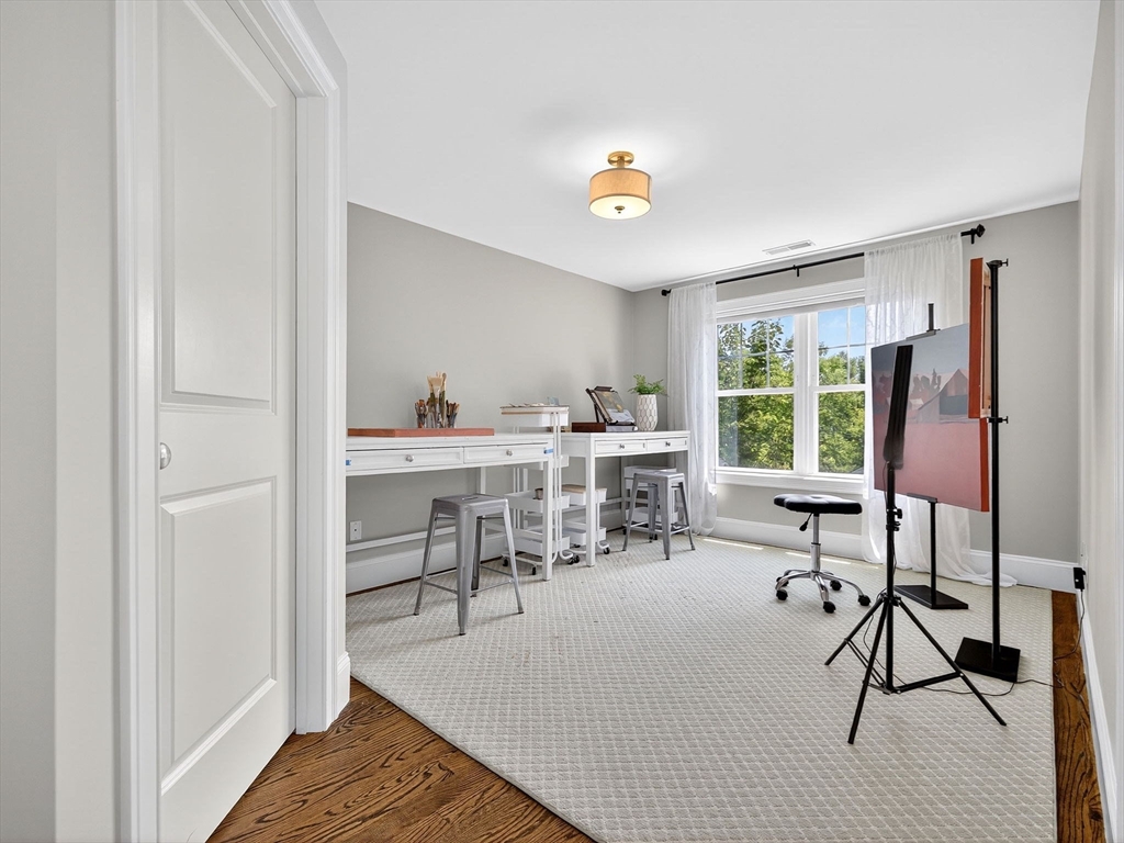 25 Bryn Mawr Rd