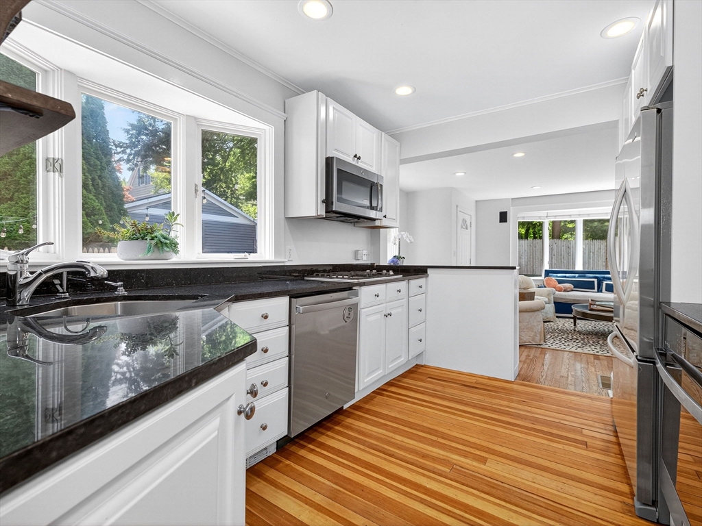 36 Donizetti St