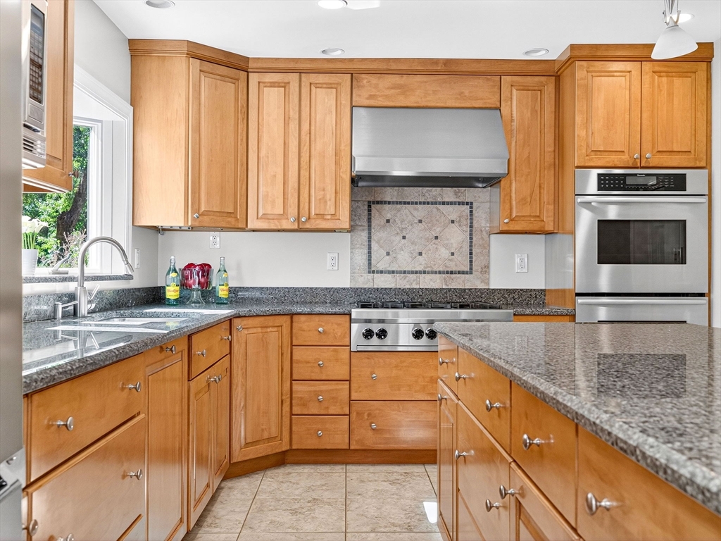 14 Buckmaster Dr