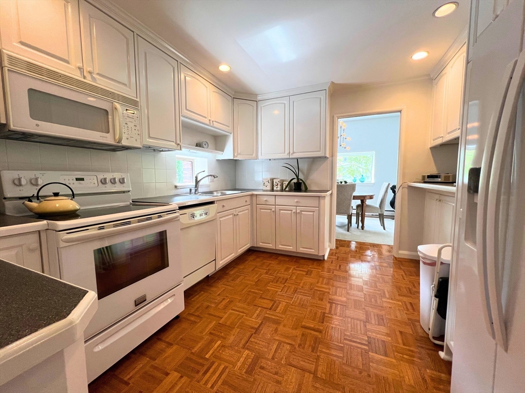 65 Grove St # 445