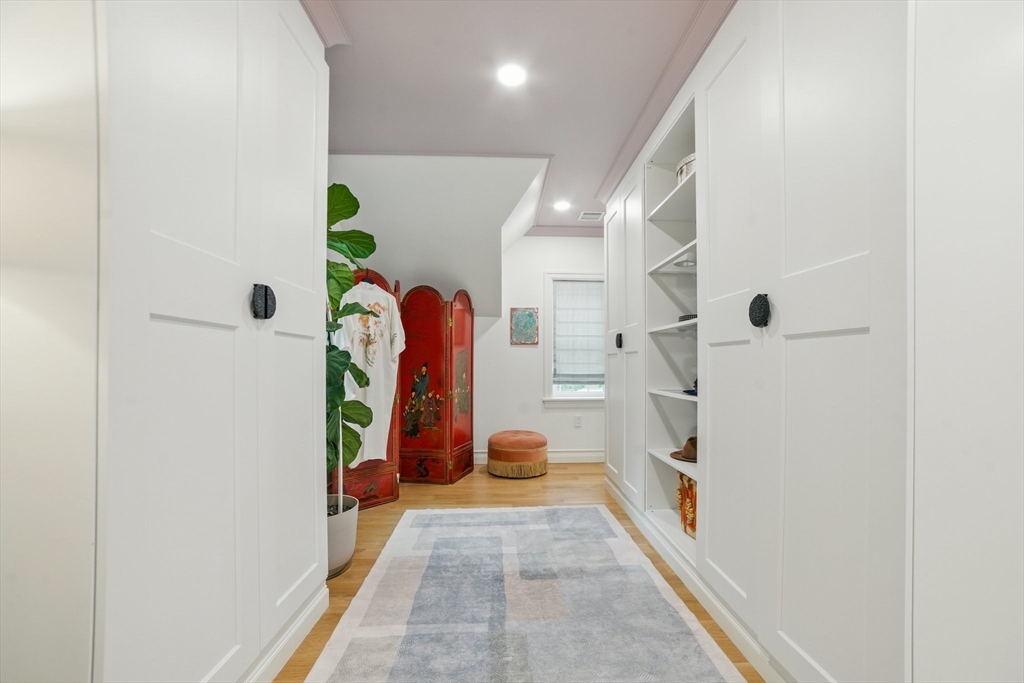 98 Great Plain Ave
