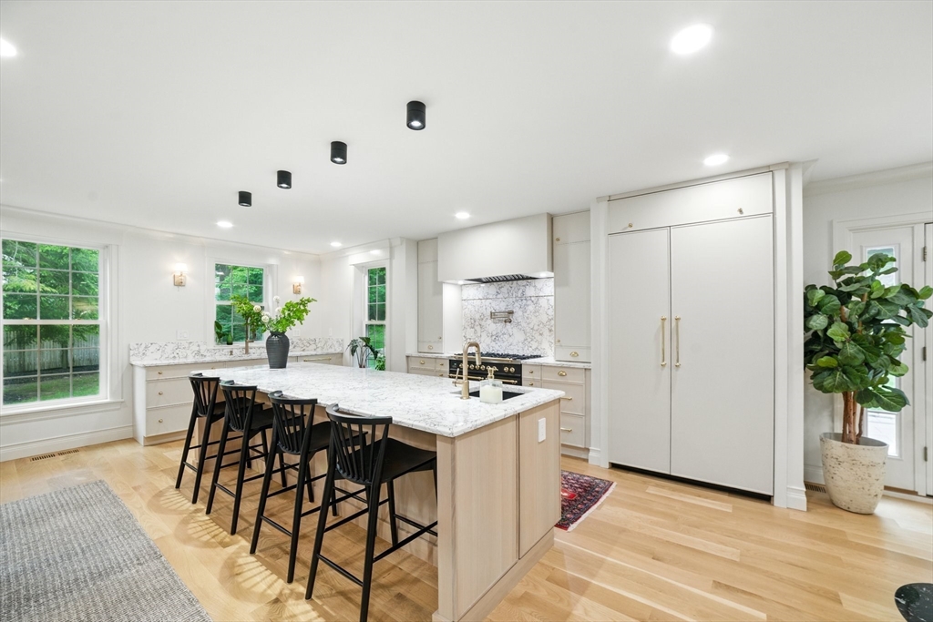 98 Great Plain Ave