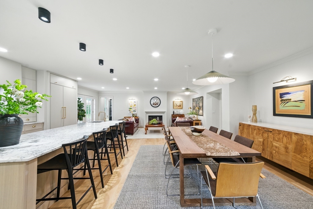 98 Great Plain Ave