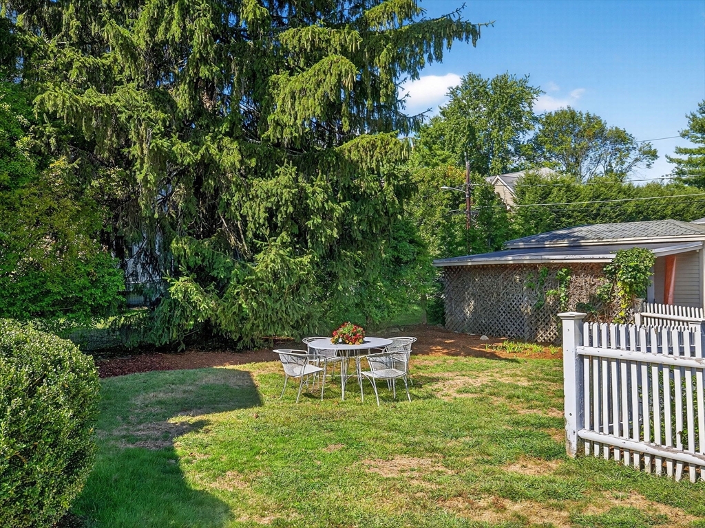 39 Twitchell St