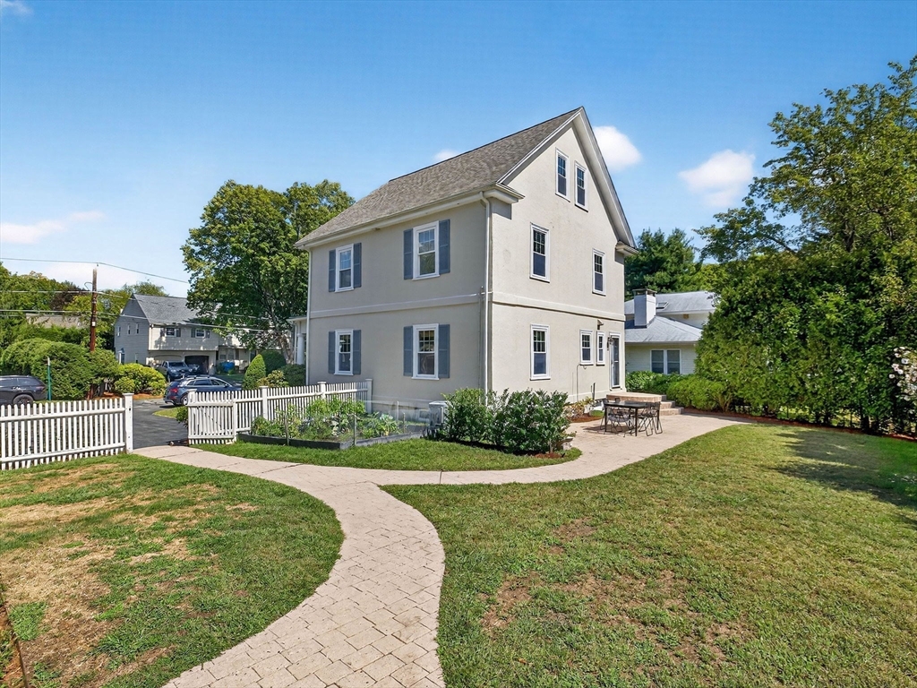 39 Twitchell St