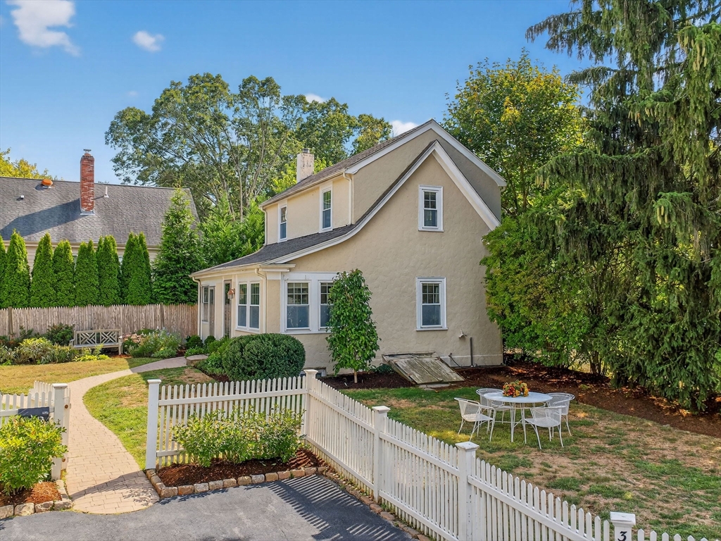 39 Twitchell St