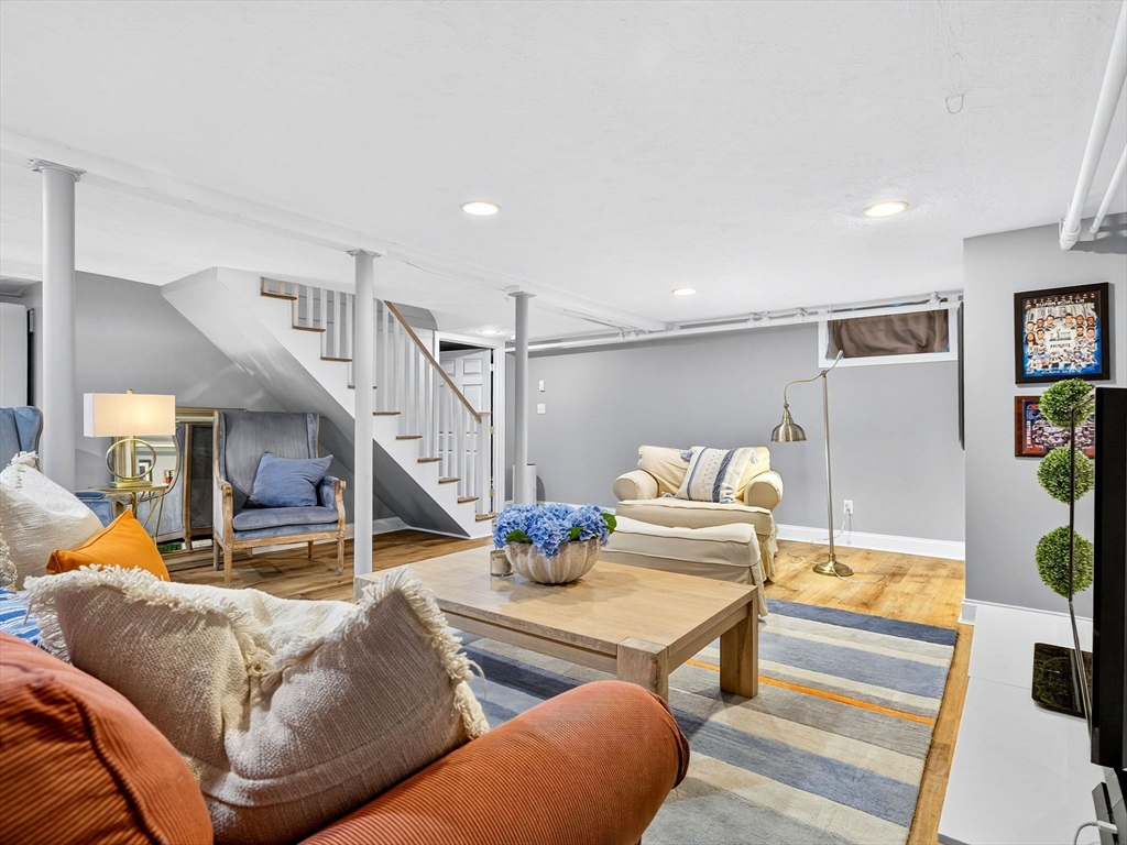 4 Southwick Cir