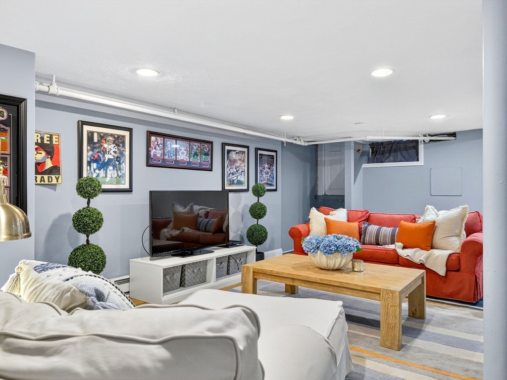4 Southwick Cir