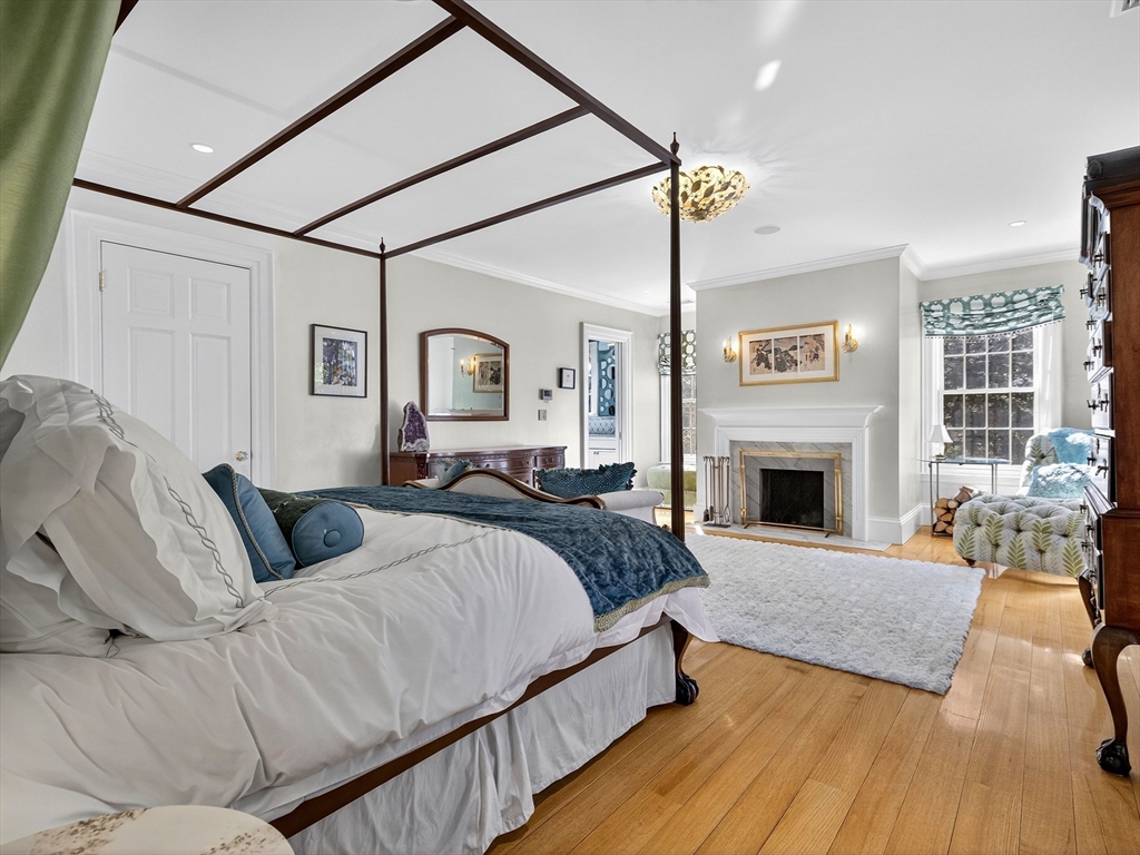 80 Livingston Rd, Wellesley