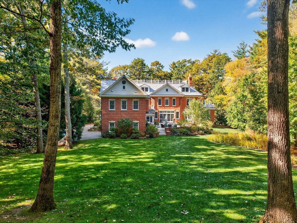 80 Livingston Rd, Wellesley