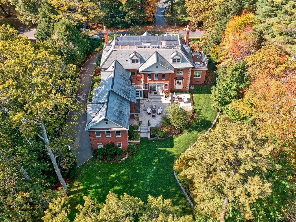 80 Livingston Rd, Wellesley