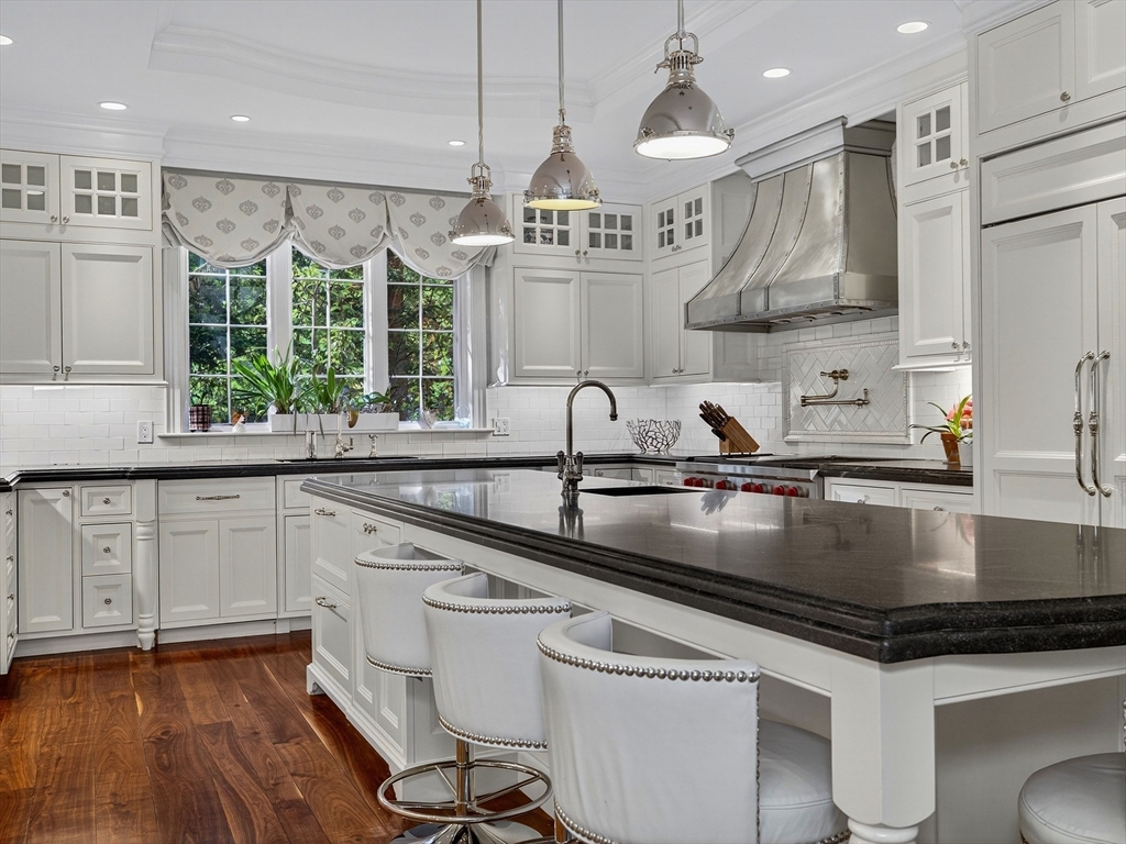 80 Livingston Rd, Wellesley
