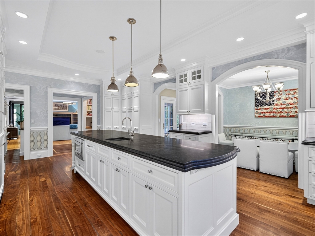 80 Livingston Rd, Wellesley