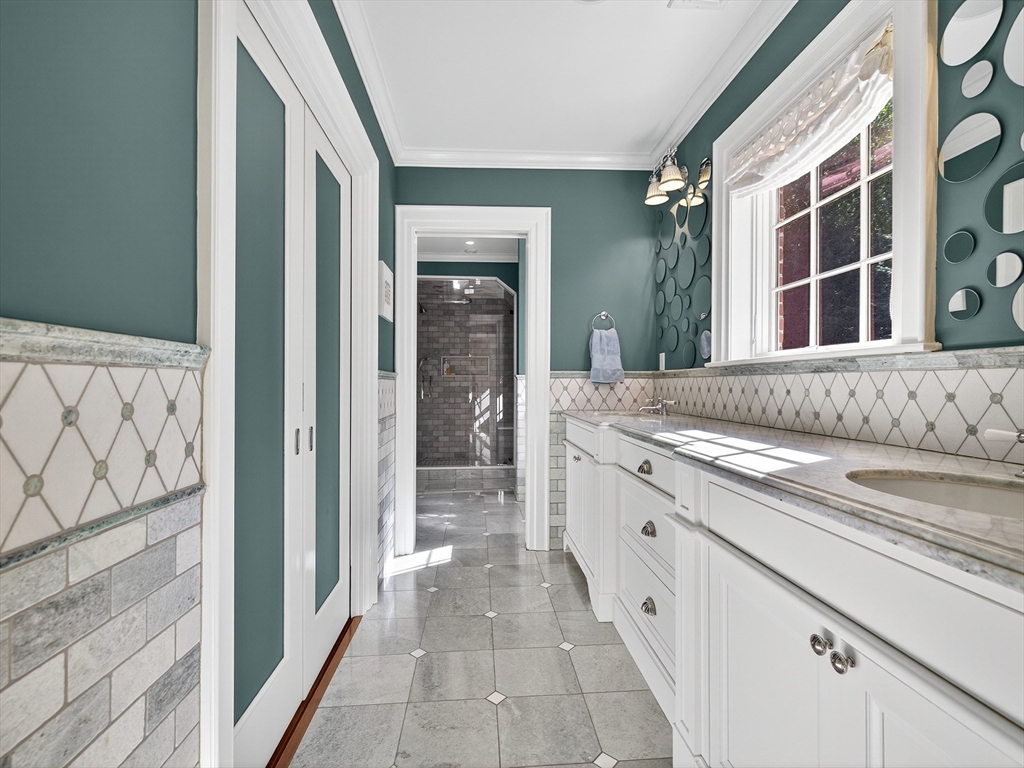 80 Livingston Rd, Wellesley