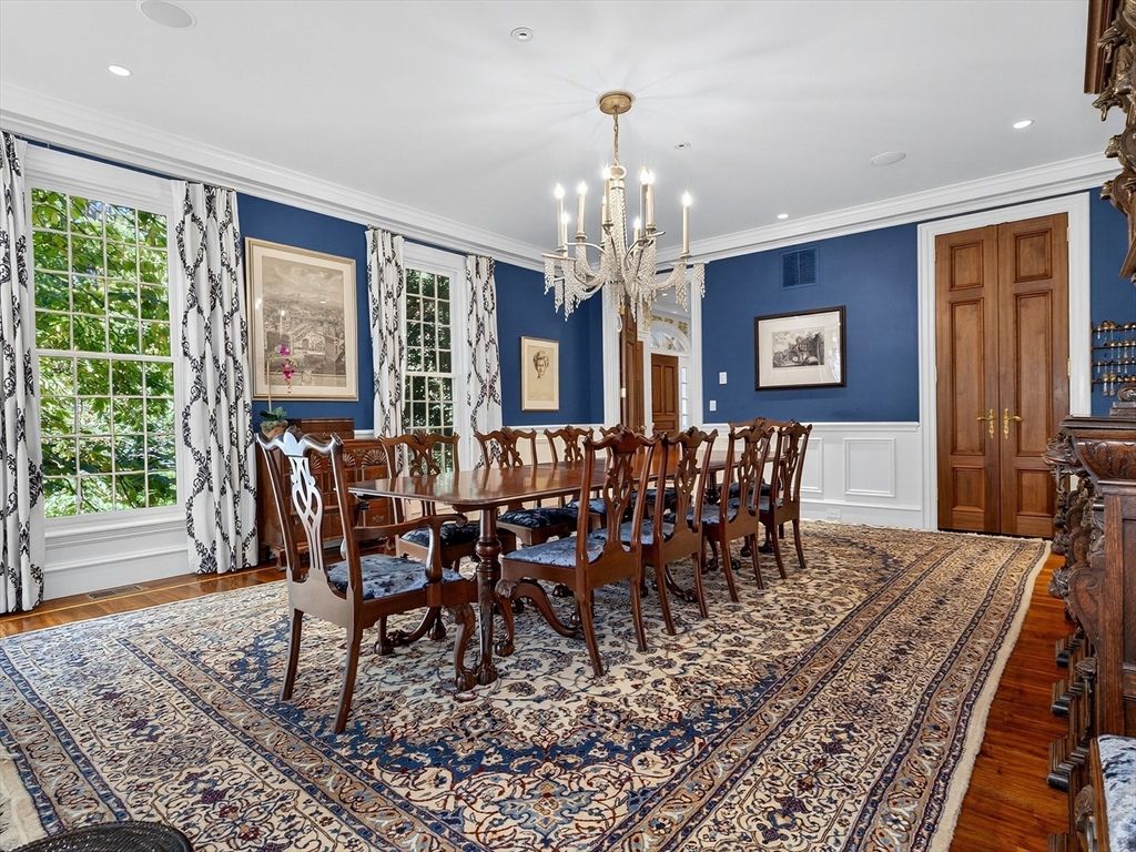 80 Livingston Rd, Wellesley