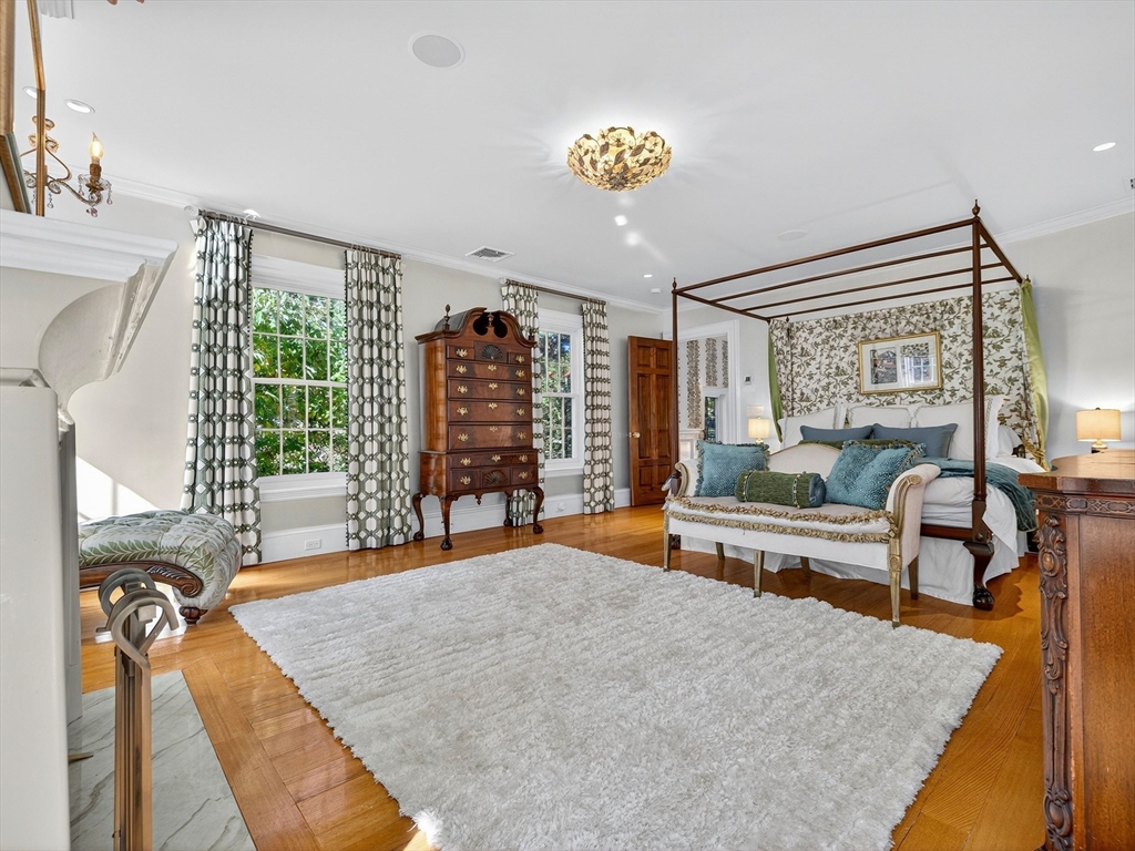 80 Livingston Rd, Wellesley